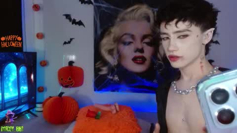 Snapshot of maxiy_001 chatting on October 5, 2025, 6:01 am Max online show from October 5, 2025, 6:01 am