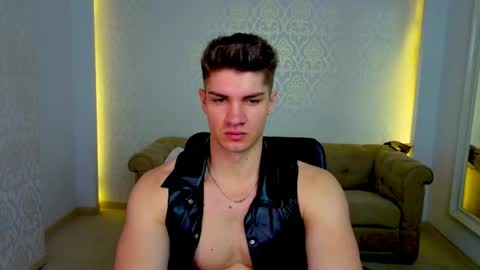 MaxKaiden online show from May 13, 2026, 5:38 am