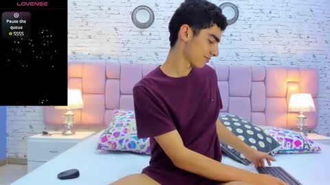 Max Owen  online show from December 19, 2024, 6:23 pm