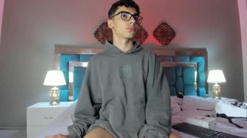 Max Owen  online show from December 30, 2024, 12:54 am