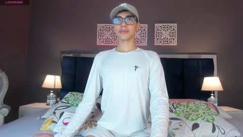 Max Owen  online show from January 11, 2025, 7:27 pm