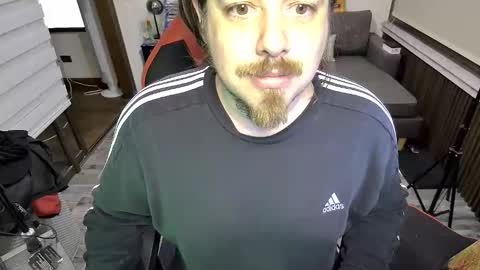 Snapshot of maxredz chatting on November 16, 2025, 5:57 am Max online show from November 16, 2025, 5:57 am