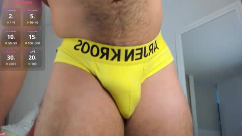 Snapshot of maxstrong01 chatting on September 30, 2025, 10:48 pm Max online show from September 30, 2025, 10:48 pm