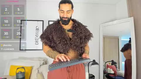 Snapshot of maxstrong01 chatting on October 31, 2025, 3:57 pm Max online show from October 31, 2025, 3:57 pm