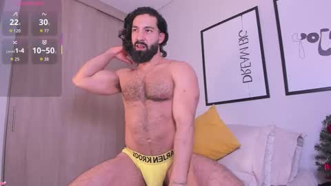 Snapshot of maxstrong01 chatting on December 16, 2025, 10:48 pm Max online show from December 16, 2025, 10:48 pm