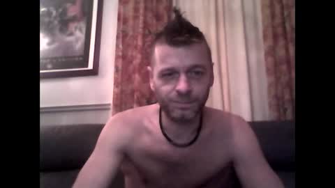 MaxTheWolf online show from November 4, 2025, 11:04 pm