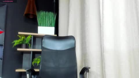 Snapshot of maxvolturi_ chatting on May 2, 2026, 11:43 pm maxvolturi_ online show from May 2, 2026, 11:43 pm