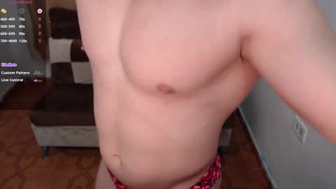 Snapshot of maxwel949813 chatting on December 2, 2024, 10:39 am Max online show from December 2, 2024, 10:39 am