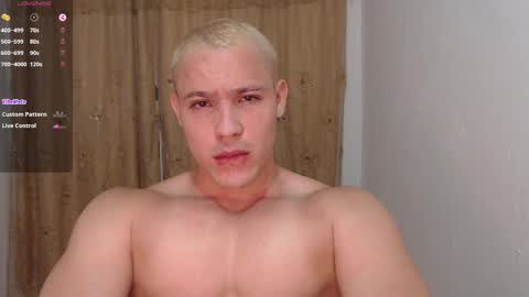 Snapshot of maxwel949813 chatting on February 27, 2025, 4:32 pm Max online show from February 27, 2025, 4:32 pm
