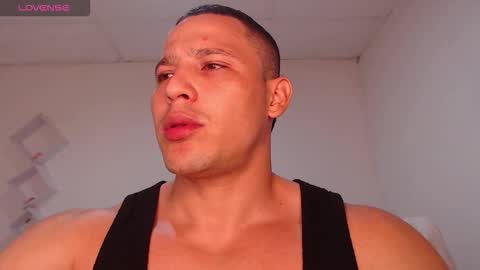 Snapshot of maxwel949813 chatting on October 15, 2025, 10:32 pm Max online show from October 15, 2025, 10:32 pm