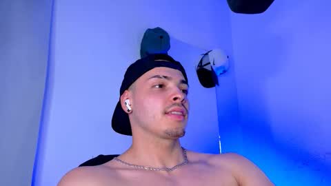 MAX online show from October 1, 2025, 1:55 am