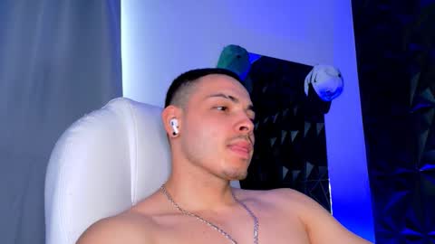 MAX online show from December 19, 2025, 8:27 pm