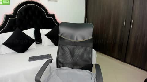 Snapshot of maxxicruz chatting on December 29, 2024, 7:00 pm Maxxi online show from December 29, 2024, 7:00 pm