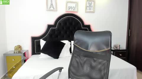 Snapshot of maxxicruz chatting on January 27, 2025, 7:24 pm Maxxi online show from January 27, 2025, 7:24 pm
