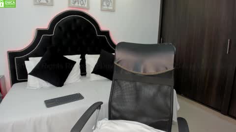 Snapshot of maxxicruz chatting on February 18, 2025, 5:53 pm Maxxi online show from February 18, 2025, 5:53 pm