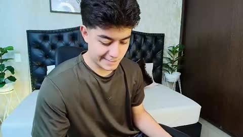 Snapshot of maxxicruz chatting on October 14, 2025, 3:18 am Maxxi online show from October 14, 2025, 3:18 am