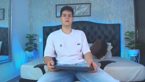 Snapshot of maxxicruz chatting on December 14, 2025, 3:45 am Maxxi online show from December 14, 2025, 3:45 am