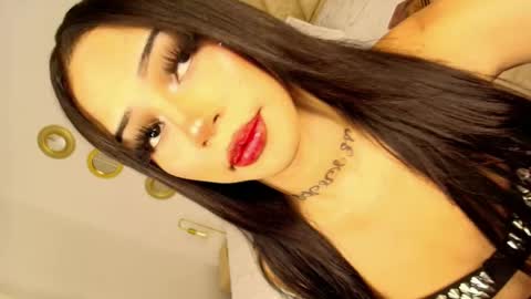Valentina online show from May 14, 2026, 9:43 pm