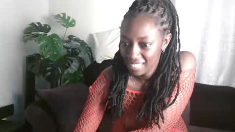 maxxinepetite online show from September 12, 2025, 10:26 am