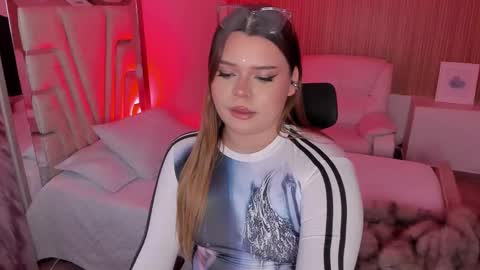 Snapshot of maxxxine_ chatting on November 14, 2025, 9:19 am Maxine Minx online show from November 14, 2025, 9:19 am