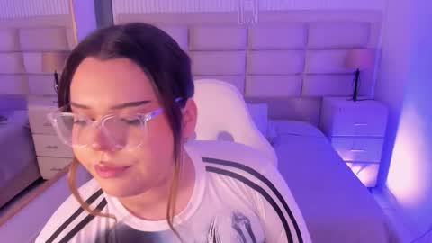 Maxine Minx online show from January 18, 2026, 5:55 am