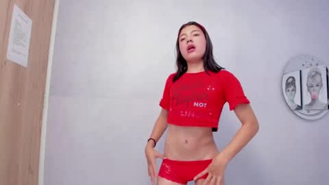 Snapshot of may_fox06 chatting on February 14, 2025, 2:33 pm MAY online show from February 14, 2025, 2:33 pm