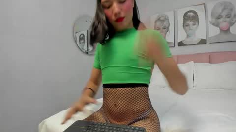 Snapshot of may_fox06 chatting on February 15, 2025, 11:17 am MAY online show from February 15, 2025, 11:17 am