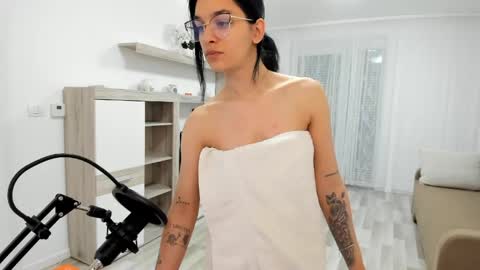Maya online show from May 7, 2026, 5:02 am