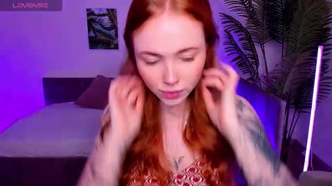 Snapshot of maya_light chatting on September 29, 2025, 2:06 am Maya online show from September 29, 2025, 2:06 am