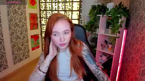 Snapshot of maya_light chatting on October 8, 2025, 1:58 am Maya online show from October 8, 2025, 1:58 am