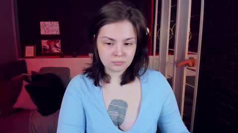 Woman online show from March 1, 2025, 2:02 pm