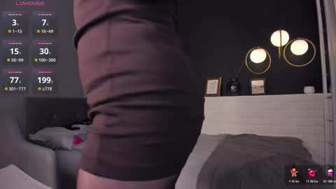 Woman online show from November 11, 2025, 3:12 pm