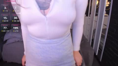 Woman online show from November 16, 2025, 2:22 pm