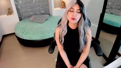 Snapshot of maya_rivers chatting on October 28, 2025, 4:16 am Maya online show from October 28, 2025, 4:16 am