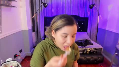 Maya online show from November 21, 2025, 2:54 am