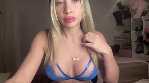 Maya Bianchi online show from July 7, 2026, 9:52 pm