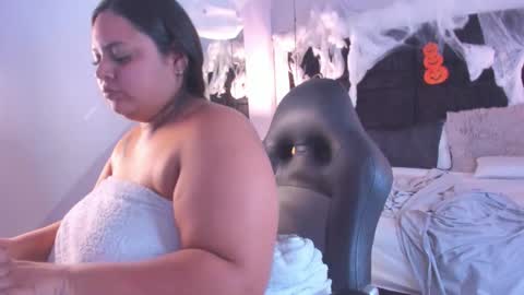 Snapshot of mayacurvy chatting on November 2, 2025, 4:20 pm MAY online show from November 2, 2025, 4:20 pm