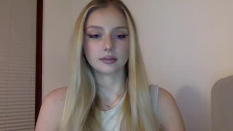 mayaflirt online show from February 22, 2026, 4:27 pm