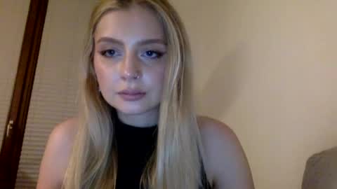 mayaflirt online show from April 30, 2026, 8:57 pm