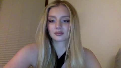 mayaflirt online show from May 6, 2026, 8:25 pm