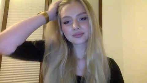 mayaflirt online show from May 12, 2026, 8:28 pm