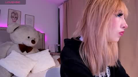 Mayajhons online show from December 19, 2025, 11:17 am