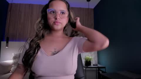 Snapshot of mayalee_ chatting on May 15, 2026, 1:07 pm mayalee_ online show from May 15, 2026, 1:07 pm