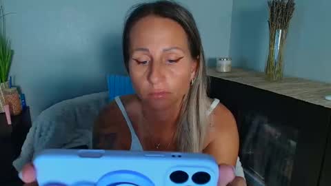MayaMerci online show from February 19, 2026, 5:09 pm