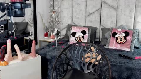 Nicolle Ruselle   Hello my lovely  schedule for great fun from  630 am and end 800 pm Colombian time I wait for you online show from November 15, 2025, 9:11 pm