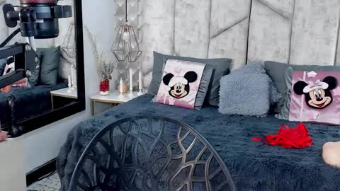 Nicolle Ruselle   Hello my lovely  schedule for great fun from  630 am and end 800 pm Colombian time I wait for you online show from November 17, 2025, 3:40 pm