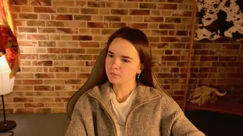 maybloom_ online show from November 23, 2025, 9:20 am