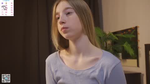 Violet online show from December 18, 2024, 8:14 pm