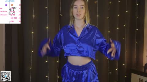 Violet online show from December 30, 2024, 2:31 am