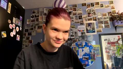 Rose online show from April 18, 2026, 4:49 am